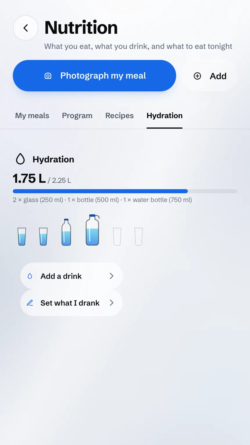 Hydration screen: water drunk during the day, glass by glass and bottle by bottle