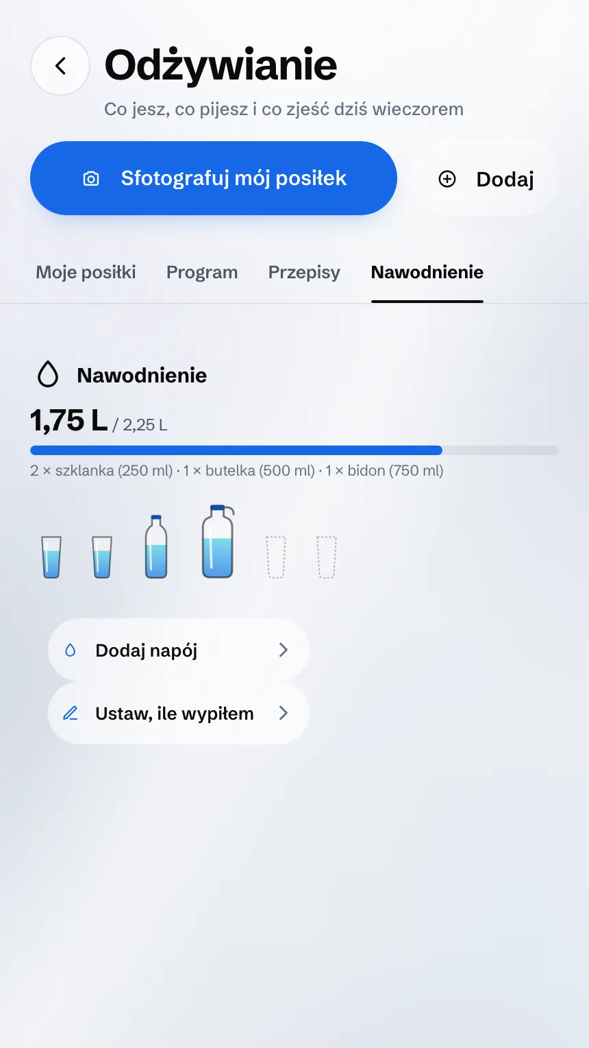 Ekran Nawodnienie: woda wypita w ciągu dnia, szklanka po szklance i butelka po butelce